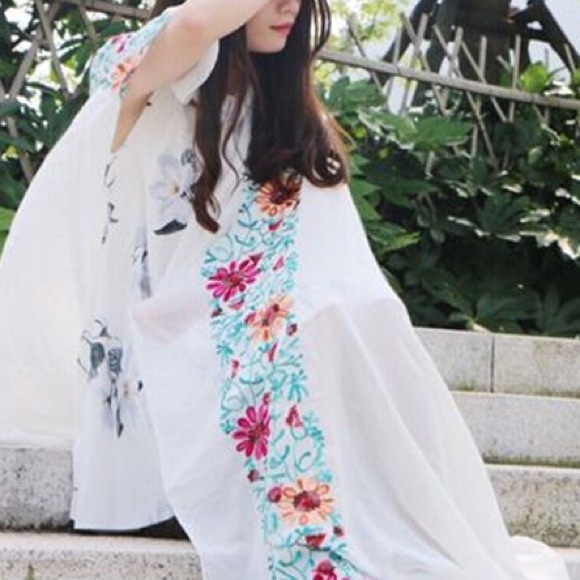 Soft embroidered scarf wrap shawls - Picture 2 of 16